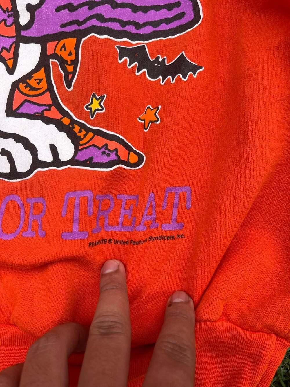 Vintage Peanuts Snoopy Joe Trick or Treat Halloween Crewneck Sweatshirt - Picture 2 of 6